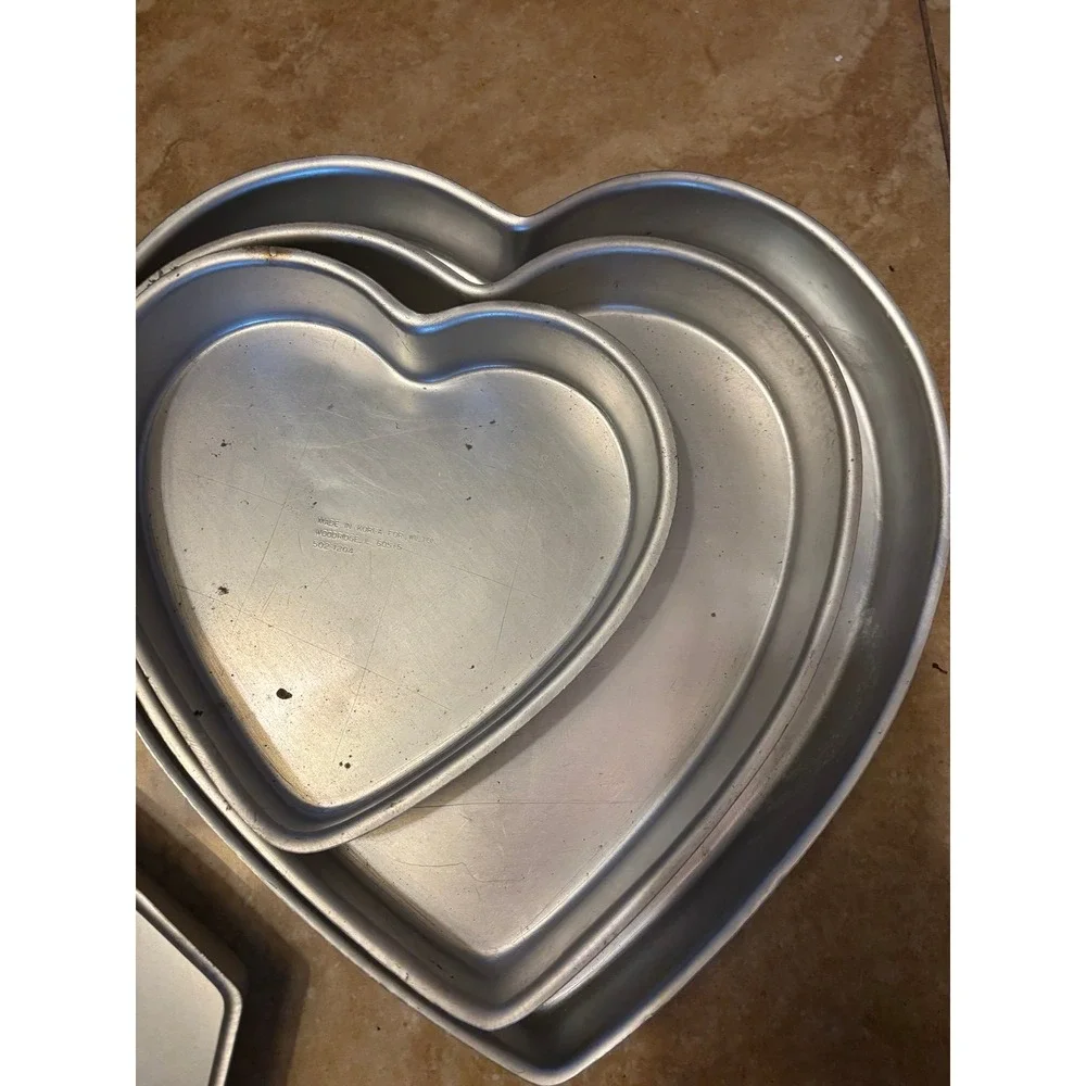 Wilton Heart Shaped Cake Pans Lot Of 4 Misc Sizes Great Condition. Vintage